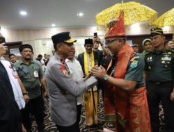 Kapolda Aceh Sambut Kedatangan Pangdam IM Mayjen TNI Joko Hadi Susilo di Bandara SIM