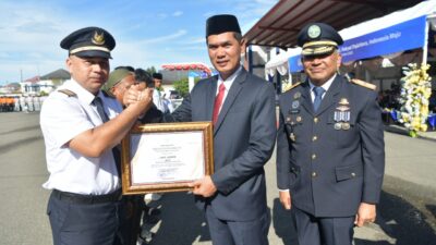 Puncak Peringatan Harhubnas, Dishub Aceh Anugerahkan Penghargaan kepada Tokoh Transportasi