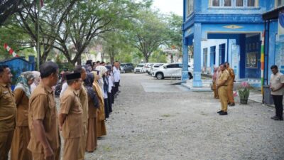 Pimpin Apel Pagi di Disdukcapil, Wabup Nagan Raya Tekankan Kebersihan dan Pelayanan Publik