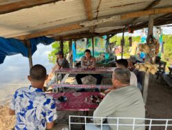 Kapolres Aceh Singkil Sambangi Warung Kopi di Desa Suka Damai, Dengarkan Keluhan Masyarakat
