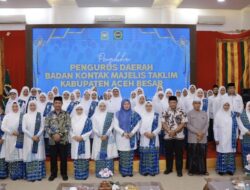 Hadiri Pengukuhan PD BKMT Aceh Besar Periode 2024-2029, Ini Harapan Wabup Syukri