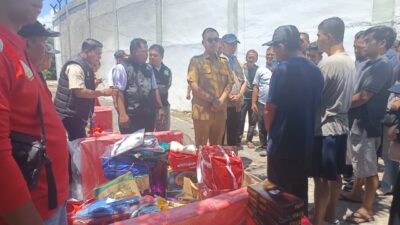 Walikota Langsa Serahkan Bantuan Masa Panik Kepada Korban Kebakaran di Gampong Jawa