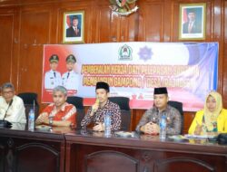 Bupati Aceh Barat Lepas Peserta Program Sarjana Membangun Gampong
