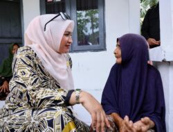 Kunker ke Pulo Aceh, Kak Na Semangati Lansia di Lampuyang