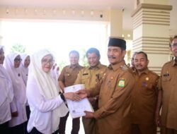 Serahkan SK PPPK Tahap II dan CPNS, Wabup Aceh Besar Tegaskan Tingkatkan Disiplin Sebagai ASN