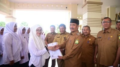 Serahkan SK PPPK Tahap II dan CPNS, Wabup Aceh Besar Tegaskan Tingkatkan Disiplin Sebagai ASN