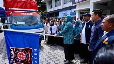 Kak Na Lepas Keberangkatan Bantuan Masa Panik untuk Korban Banjir ke Tiga Kabupaten
