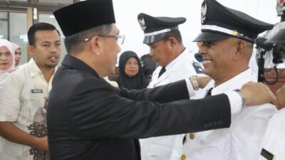 Lantik 81 Keuchik, Bupati Pidie Jaya Tegaskan Peran Strategis Keuchik dalam Pembangunan Gampong