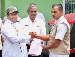 Dorong Produktivitas Petani, Wali Kota Sabang Serahkan Traktor Roda Empat kepada Kelompok Tani