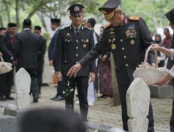 Wakapolda Aceh Ikuti Upacara Ziarah Nasional Hari Pahlawan di TMP Banda Aceh