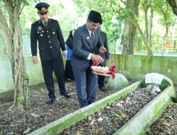 Wabup Aceh Besar Pimpin Ziarah ke Makam Pahlawan Teungku Fakinah di Gampong Lambunot