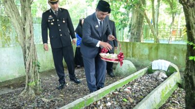 Wabup Aceh Besar Pimpin Ziarah ke Makam Pahlawan Teungku Fakinah di Gampong Lambunot