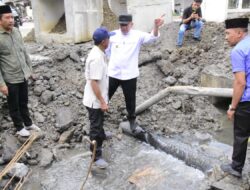 Jalan Lintang Takengon Terendam Banjir, Wabup Muchsin Hasan Tinjau Langsung Pemasangan Box Culvert