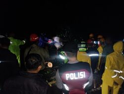 Gerak Cepat Tim Gabungan antar Instansi, Bersihkan Pohon Tumbang Tutup Badan Jalan di Gunung Alue Krit