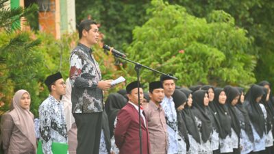 Pimpin Apel Hari Guru Nasional di MIN 1 Banda Aceh, Sekda Nasir: Keberhasilan Pendidikan Butuh Sinergi Semua Pihak