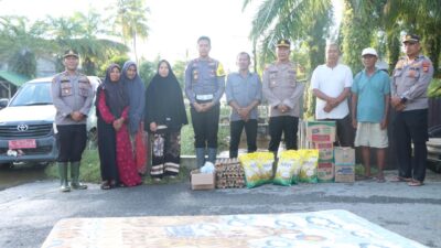 Polres Aceh Singkil dan Bhayangkari Cabang Salurkan Bantuan Bahan Pokok di Posko Pengungsian Banjir