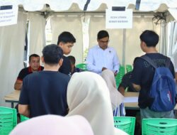 UIN Ar-Raniry Salurkan Bantuan Biaya Hidup Tanggap Darurat untuk 2.400 Mahasiswa Terdampak Banjir