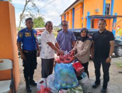 Diskominfo Aceh Besar Serahkan Bantuan untuk Korban Banjir Bandang di Aceh