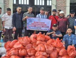 Didampingi Wakil DPRK Pidie Jaya, DPRK Banda Aceh Salurkan Bantuan untuk Korban Banjir