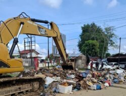 Pasca Bencana, Pemko Langsa Kerahkan Alat Berat Bersihkan Lumpur dan Sampah