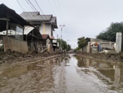 Pasca Banjir di Pijay, Bersihkan Lumpur Terkendala Saluran Tersumbat, Butuh Dikerahkan Alat Berat