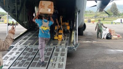 Kementan Fasilitasi Pengiriman Hasil Pertanian Bener Meriah Gunakan Pesawat Hercules