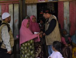 Bupati Aceh Tengah Serahkan Bantuan dan Pastikan Pemulihan Kecamatan Bintang, Tiga Desa Masih Terisolir