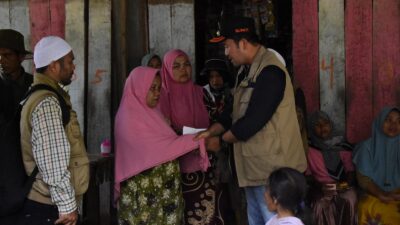 Bupati Aceh Tengah Serahkan Bantuan dan Pastikan Pemulihan Kecamatan Bintang, Tiga Desa Masih Terisolir
