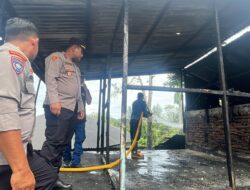 Polsek Sukakarya Sigap Tangani Kebakaran Rumah Warga di Gampong Iboih