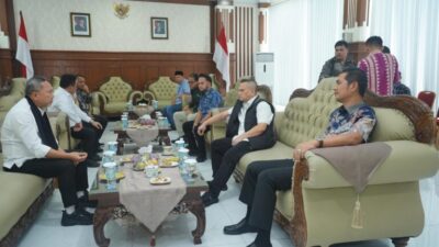 Sekda Aceh Sambut Kedatangan Tiga Menteri di Bandara SIM