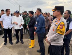 Tiga Menteri Tinjau Lokasi Banjir di Pidie Jaya, Salurkan Bantuan Rp100 juta dan Paket Sembako