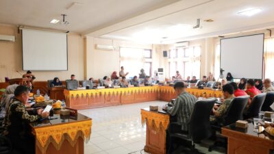 Hadiri RDP Terkait Status Honorer Non Database, Sekda Aceh Barat: Pemkab Sedang Cari Format Terbaik