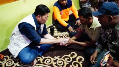Bupati Haili Yoga Bayar Ganti Rugi Lahan Relokasi Warga Linge