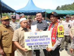 Kapolda Aceh Serahkan 300 Kasur dan Dana Tunggu Hunian untuk Korban Bencana di Ketambe