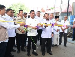 Tingkatkan Ketertiban Pasar, Bupati Aceh Besar Resmikan Portal Parkir di Pasar Induk Lambaro