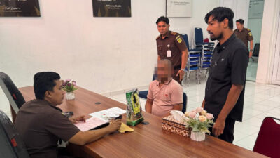 Sat Resnarkoba Polres Aceh Barat Serahkan Dua Tersangka Beserta BB Kasus Sabu ke Kejari