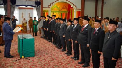 Lantik 13 JPT Pratama, Bupati TRK Minta Tempati Rumah Dinas