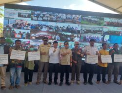 Didampingi Wagub Aceh, Mendagri Serahkan Bantuan Perbaikan Rumah Rusak Bencana di Aceh Tamiang