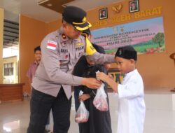 Tradisi Meugang, Kapolres Aceh Barat Salurkan Daging kepada Personel dan Berbagai Elemen Masyarakat