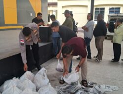 Polda Aceh Serahkan Ribuan Paket Daging Meugang untuk Personel Polri dan Wartawan