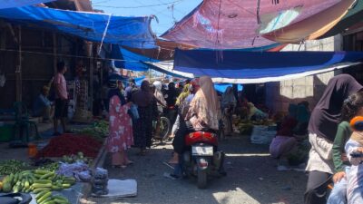 Minggu Pertama Ramadan, Pasar Simpang 4 Nagan Raya Ramai Pembeli