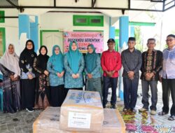 Ketua TP PKK Aceh Besar Serahkan BKB Kit Stunting di Gampong Gurah