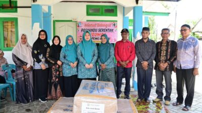 Ketua TP PKK Aceh Besar Serahkan BKB Kit Stunting di Gampong Gurah