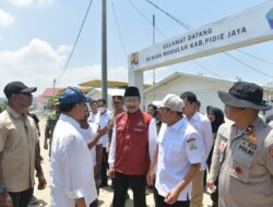 Wagub Aceh Dampingi Mendagri dan Mensos Tinjau Huntara Korban Bencana di Pidie Jaya