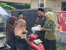 Bulan Ramadan, Kejaksaan Negeri Aceh Singkil Bagikan 200 Paket Takjil dan Santuni Anak Yatim
