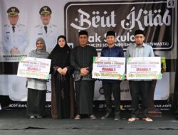 Bupati Syech Muharram Serahkan Bonus Uang dan Hadiah Umrah Peraih Juara MTQ Provinsi Aceh