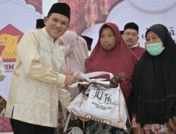 Wagub Aceh Buka Puasa Bersama Korban Bencana di Huntara Pidie Jaya