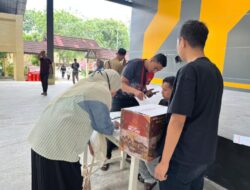 Bidhumas Polda Aceh Bagikan Ratusan Bingkisan Lebaran dari Kapolda kepada Insan Pers