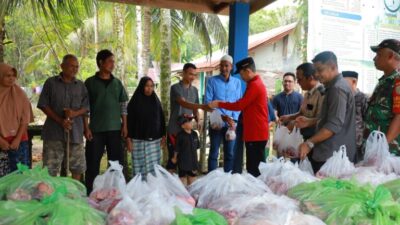 Bupati Tarmizi Serahkan Bantuan Daging Meugang dari Presiden Prabowo untuk Warga Aceh Barat