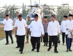 Disambut Gubernur dan Wagub Aceh, Presiden Prabowo Shalat Idul Fitri di Aceh Tamiang